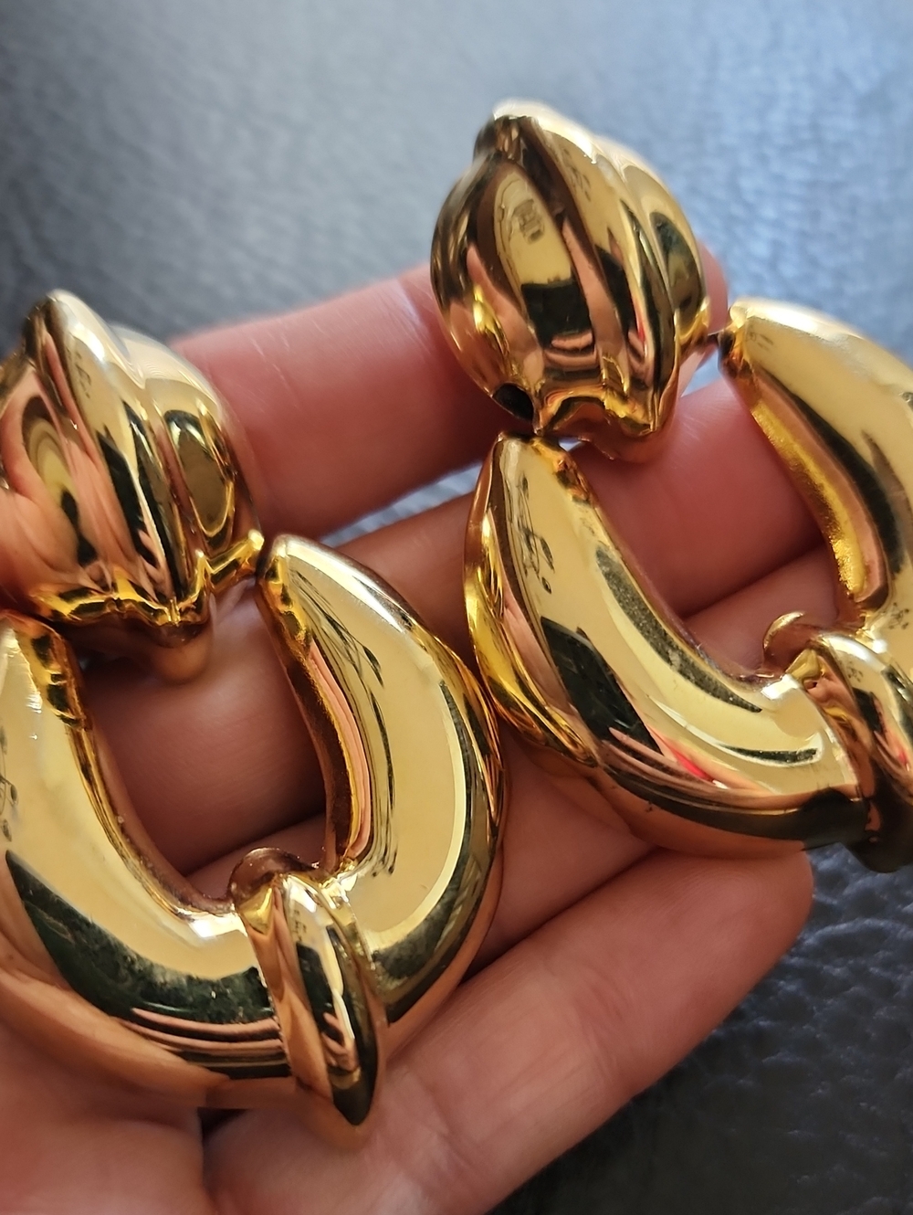 VTG Gold-Tone Statement Hoop Clip Earrings - Women Jewelry